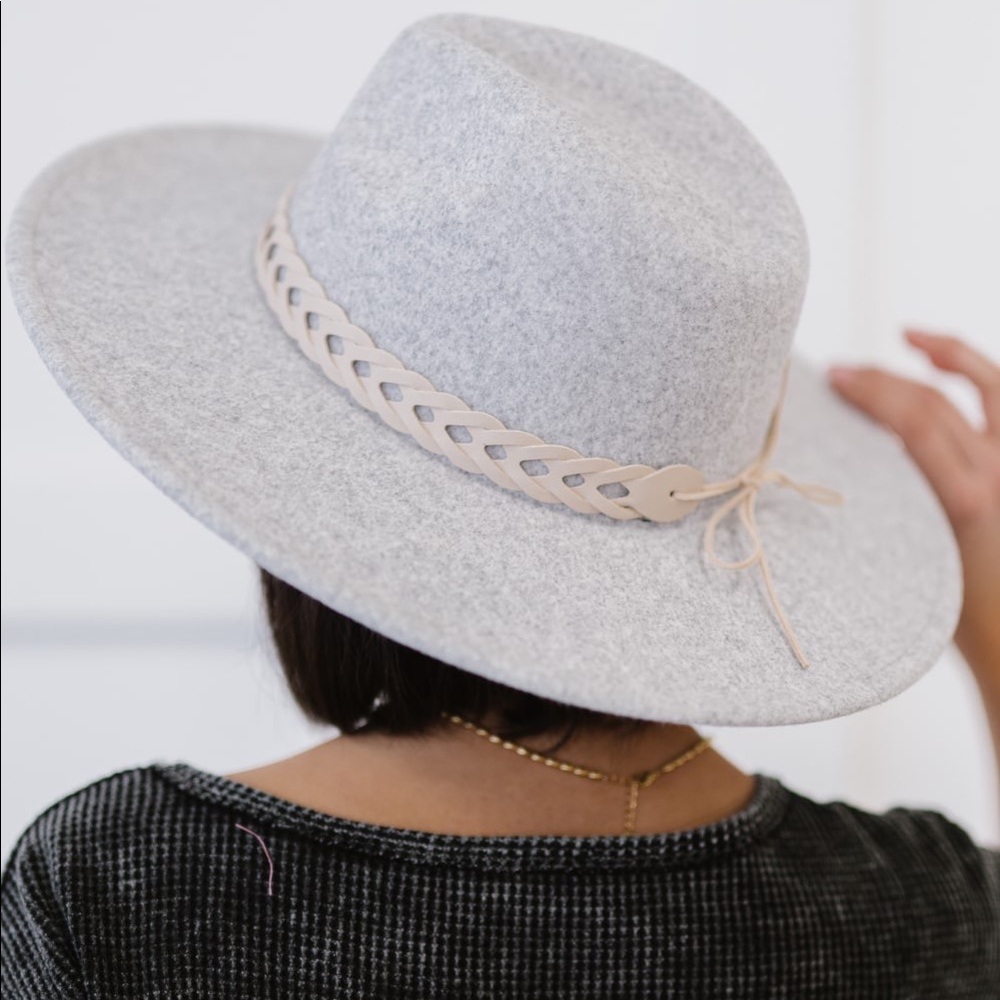 Light Gray Wide Brim Fedora Hat - Picture 7 of 8